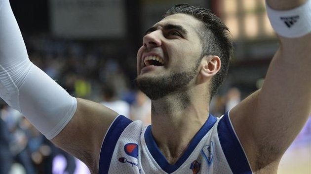 Eurocup - Sassari e Cantù esordio ok, Roma e Varese cadono - Yahoo ...