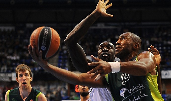 Basket Eurolega: Siena, primo sorriso. Malaga ko a fil di sirena ...