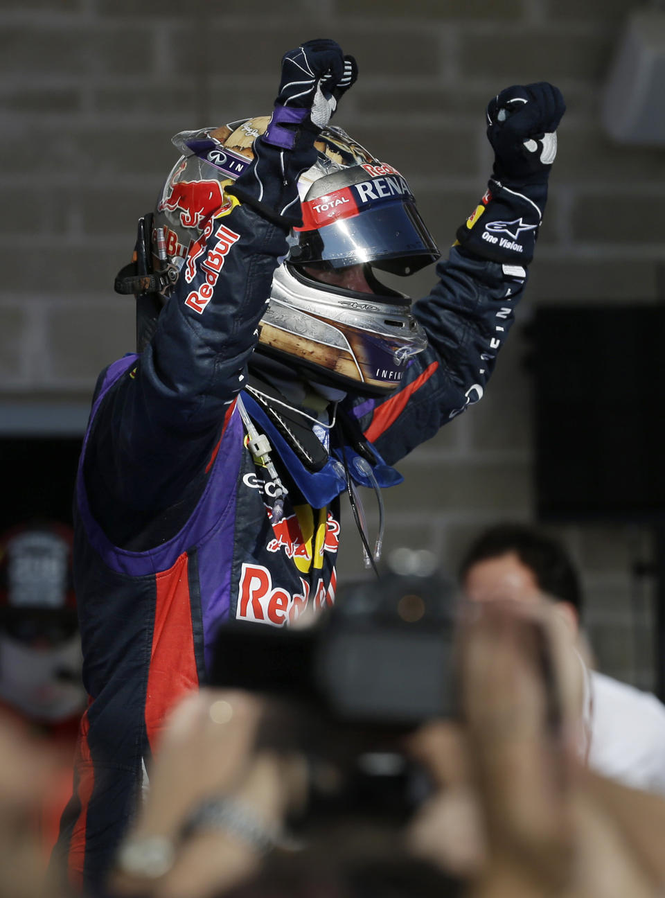 Vettel wins US Grand Prix for 8th straight victory - Yahoo News