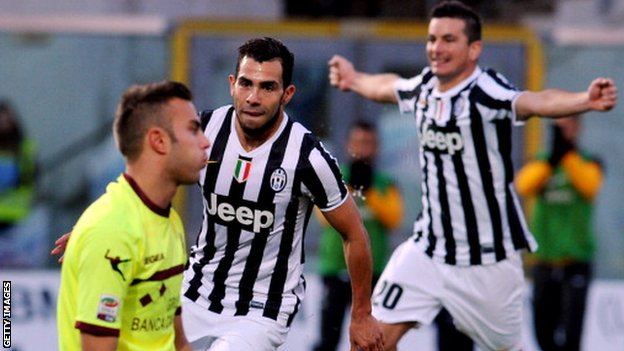 BBC Sport - Serie A: Juventus go top after hard-fought win at Livorno