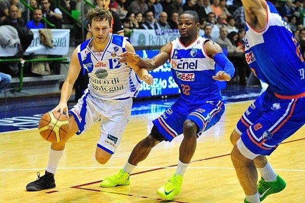 Basket, Serie A: Brindisi sola in vetta | Olimpiazzurra