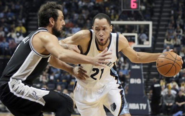 Basket. Nba: Belinelli trascina gli Spurs, Knicks ancora ko con ...