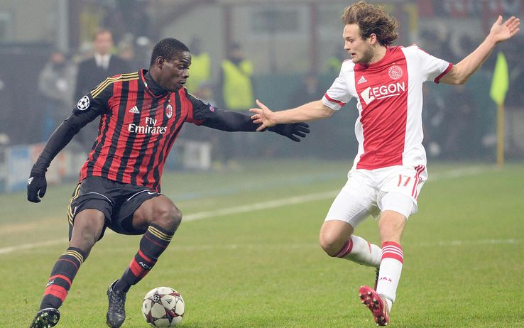 Milan stoico, resiste in 10 con l'Ajax e va agli ottavi - Sky ...